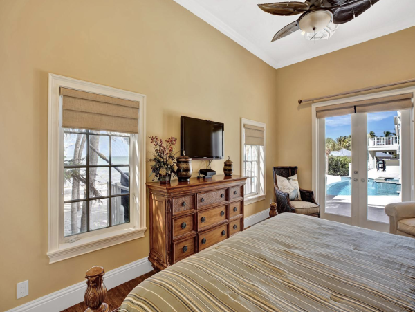 Oceanfront Luxury Vacation Estate with Pool & Spa